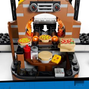 LEGO CITY - Centro di consegna pizze con veicoli 60496