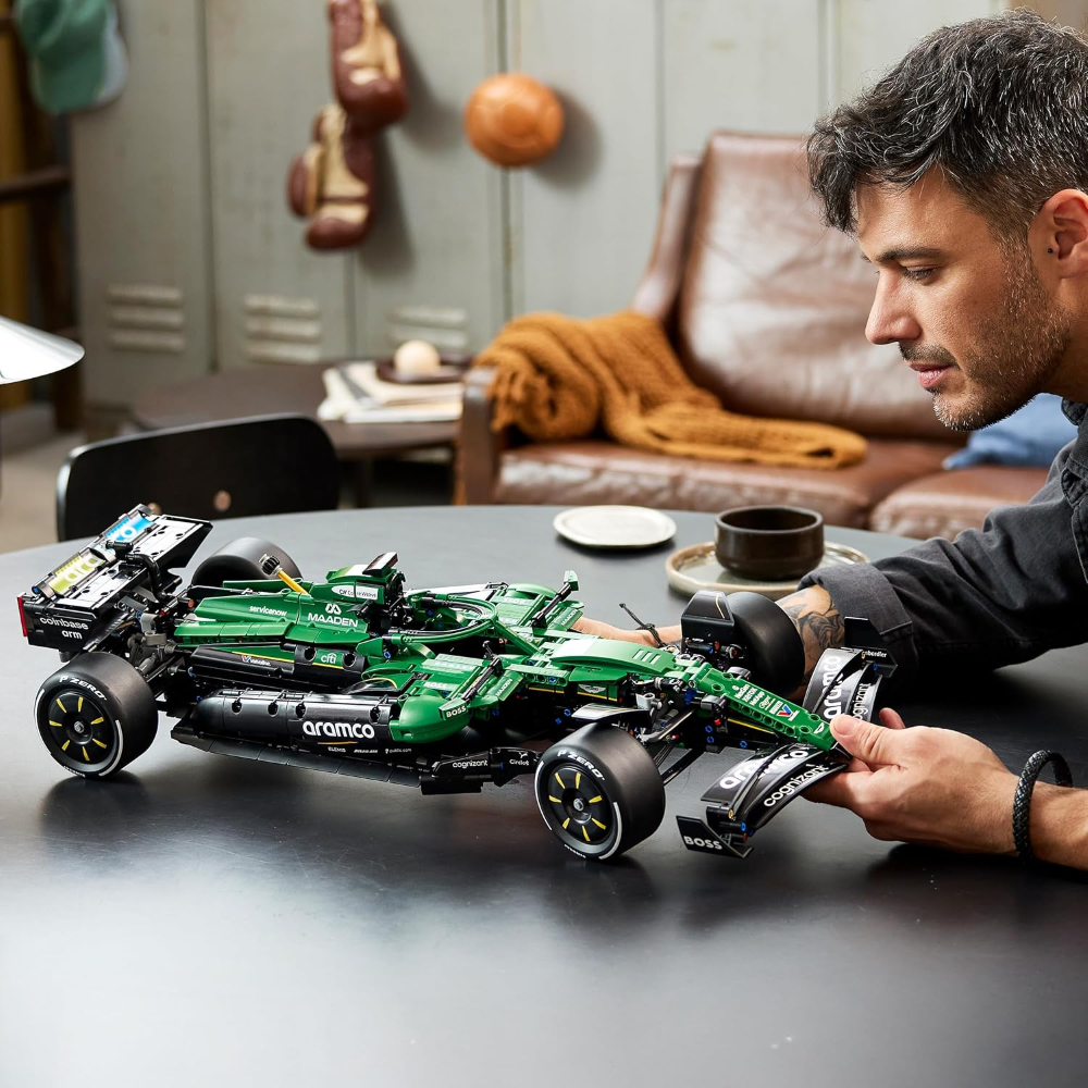 LEGO TECHNIC - Aston Martin Aramco AMR25 F1® 42240 *LUGLIO