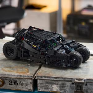 LEGO TECHNIC - Batmobile™ Tumbler 42239 